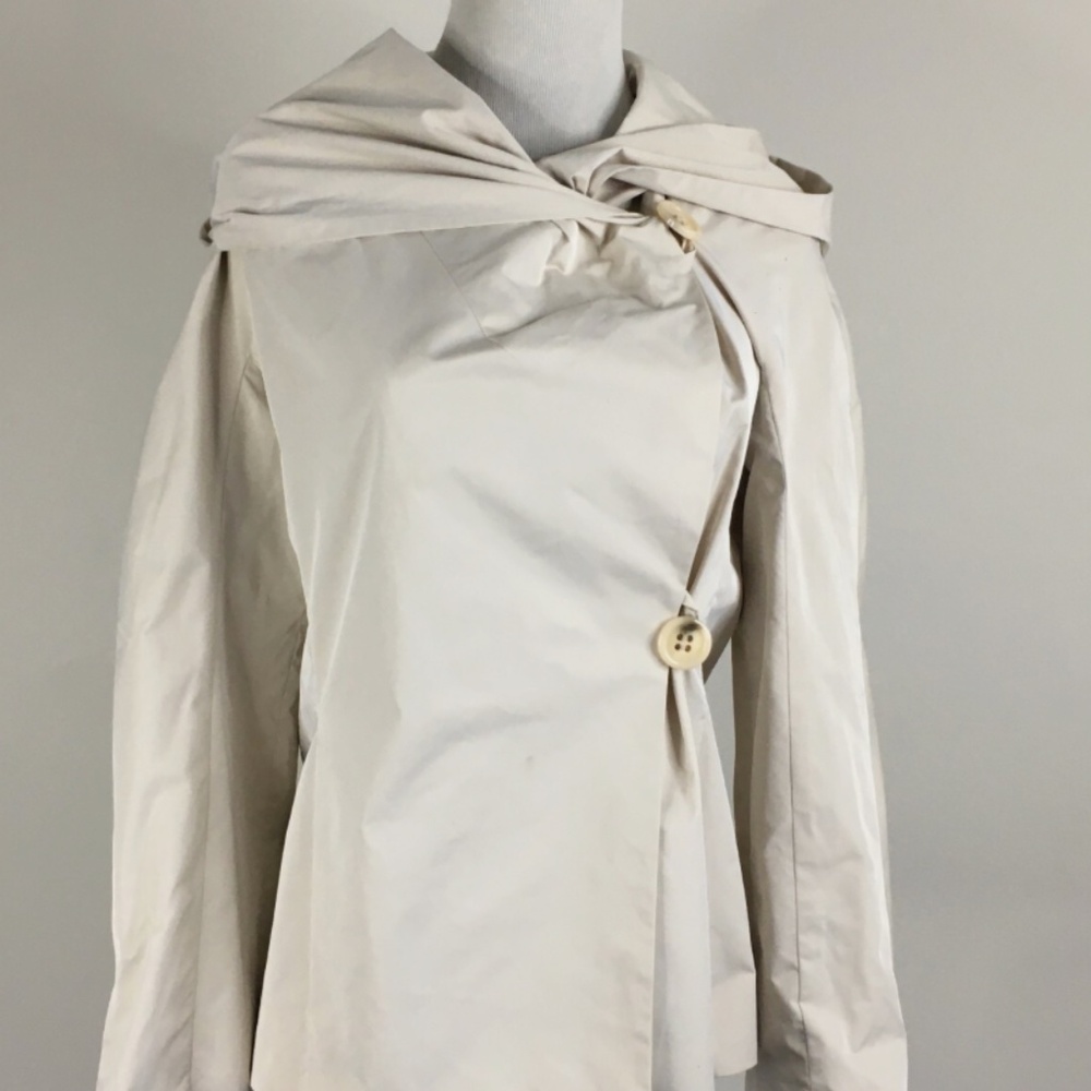 BCBGMAXAZRIA Eggshell/Taupe Long Sleeve Hood & Wrap Belt, Lightweight Jacket